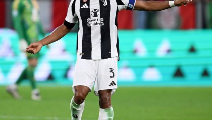 开云体育官方下载-布雷默：作为球员我认为那不是点球 0-3的比分太过分要向球迷道歉