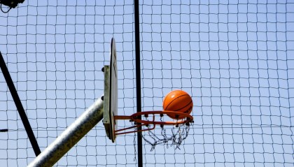 中国女篮官方16人热身赛名单：韩旭张子宇领衔 李月汝李梦缺席