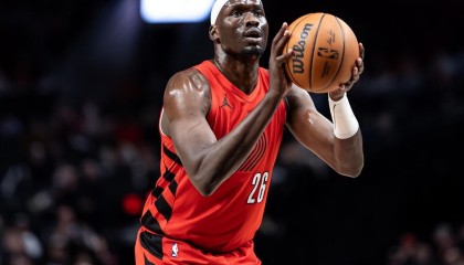 开云体育app官网入口-开拓者伤情更新！里斯接受右脚手术赛季报销 两大后卫接近复出