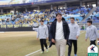 韩足晚报（26.4.27）——为成绩买单！全南官宣主帅朴东赫下课|全南天龙|K2联赛|黄善洪|薛英佑|球队_新浪体育_新浪新闻